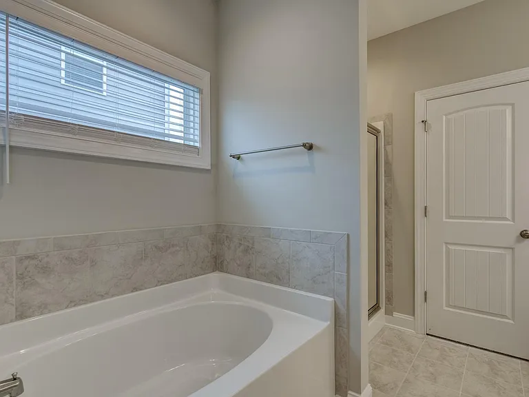 60 Kingsly Dr — Photo 24