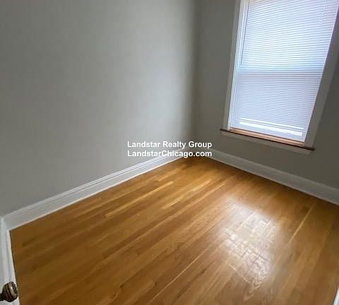 3rd image of 2125 W Ainslie St #1