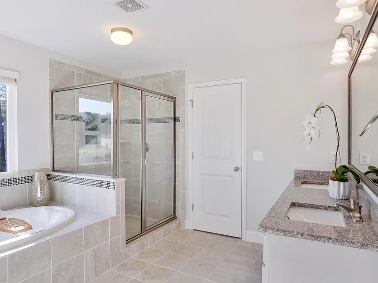 180 Shelton St — Photo 14