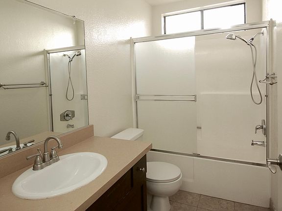 4th image of 11911 Dorothy St #305