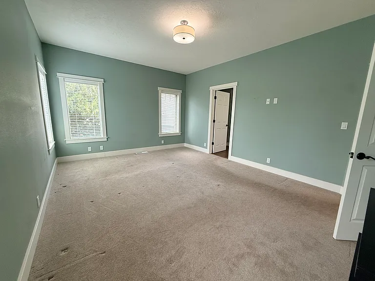 2545 NW Awbrey Rd — Photo 16