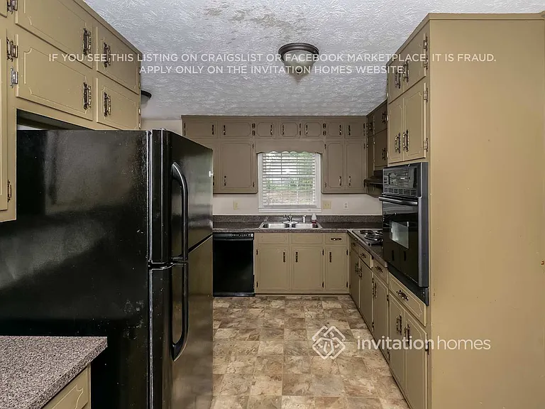 2764 Michelle Cir — Photo 6