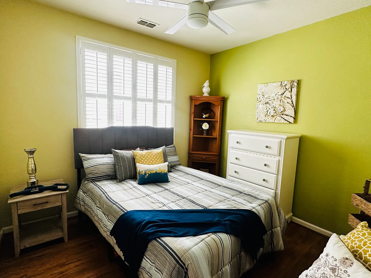 146 Thomas Ave — Photo 3