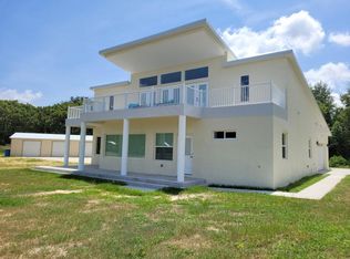 12977 SE Sunset Harbor Rd, Weirsdale, FL 32195