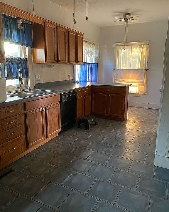 405 S Elm St, Mooreland, OK 73852 Zillow