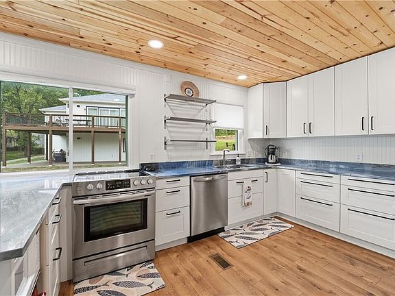 4th image of 278 Linn Valley Blvd
