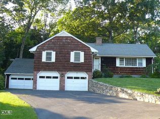380 Wheeler Park Ave, Fairfield, CT 06825