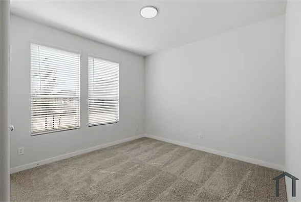637 Sierra Rdg — Photo 8