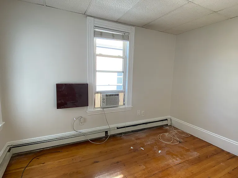 750 E 3rd St #2 — Photo 7