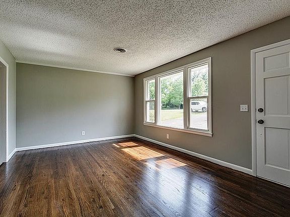 3rd image of 505 Belaire Dr