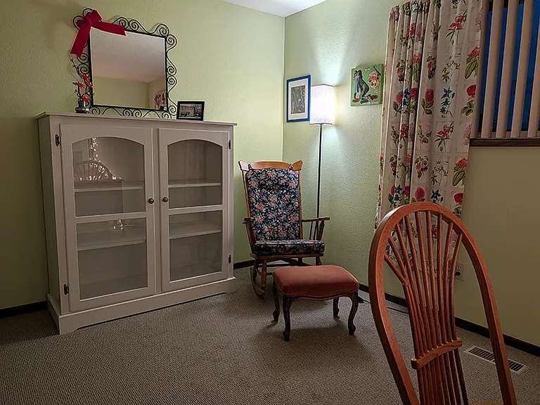 415 Charman St — Photo 8