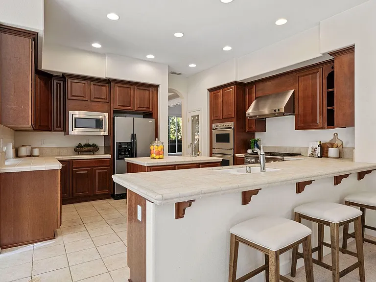 4056 Redondo Dr — Photo 12