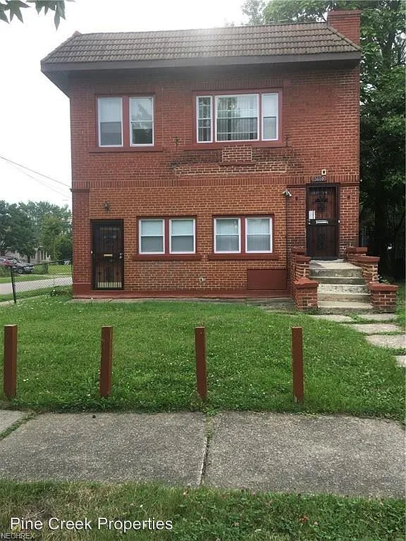 3610 E 139th St APT 2 photo 1