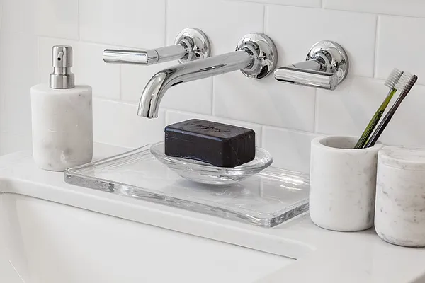 Rented by Greystar | media 18