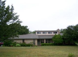 851 Sherwood Dr, Brownwood, TX 76801