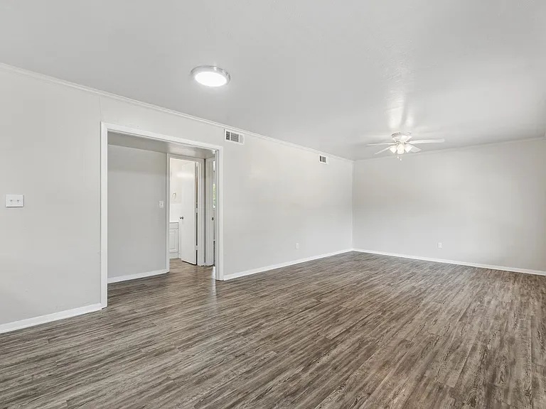 Terraces at Nichols Hills Renovated Two-Bedrooms — Photo 17