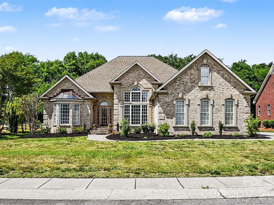 1st image of 3960 Troon Dr SW