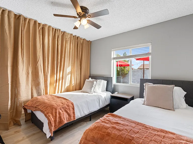 825 W Hermosa Dr — Photo 20