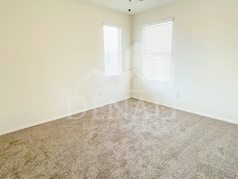 3557 E Erie St — Photo 17