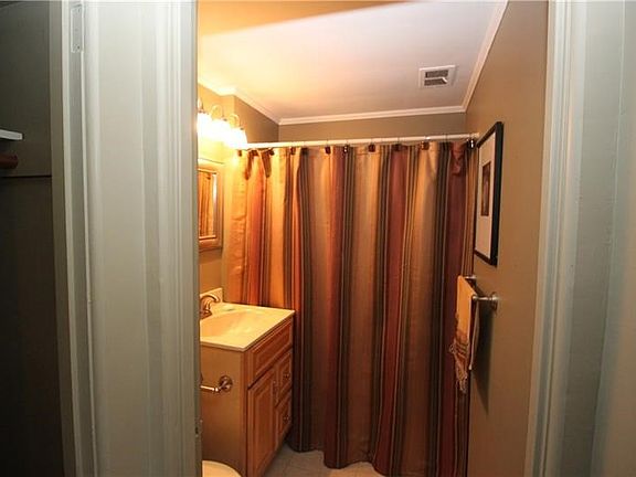 4th image of 3753 Evergreen Dr