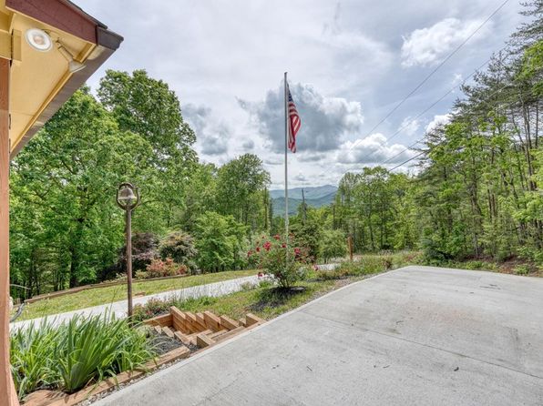 224 Shake Rag Rd, Hiawassee, GA 30546