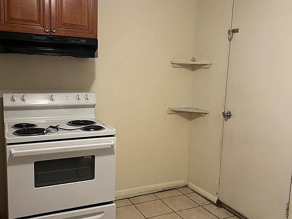 5th image of 2615 N Mascher St