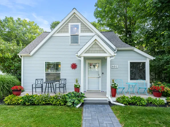 601 Kalamazoo St, South Haven, MI 49090