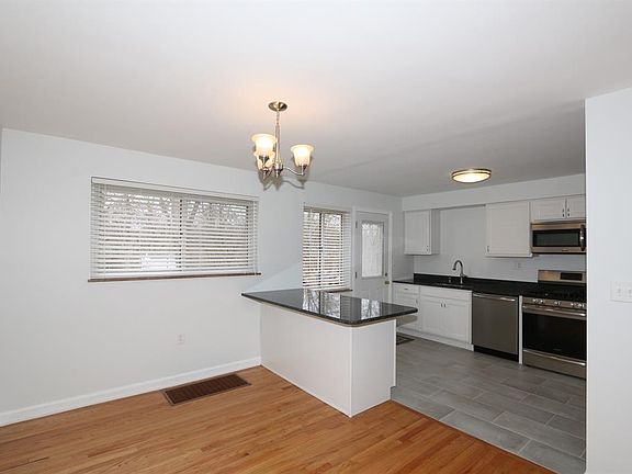 4th image of 1412 Larry Joe Dr