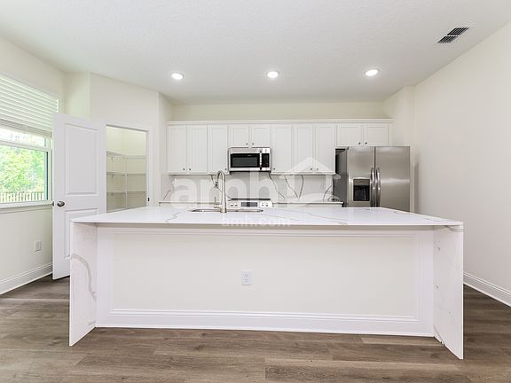 3rd image of 96604 Blackrock Cove Way