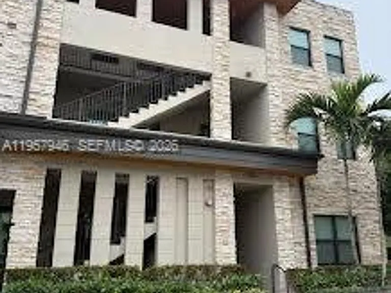 7805 NW 104th Ave #26 — Photo 8