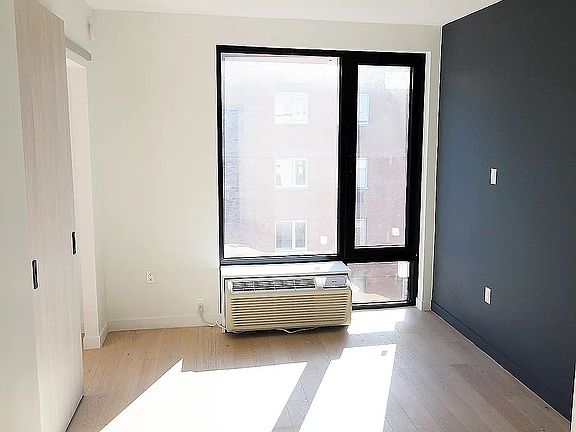4th image of 181 E 101st St Penthouse 10