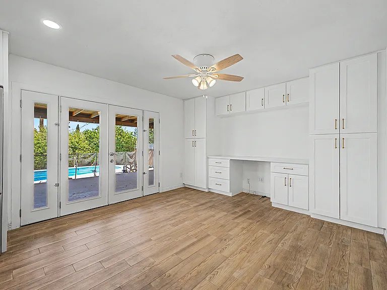 3922 E Sahuaro Dr — Photo 8