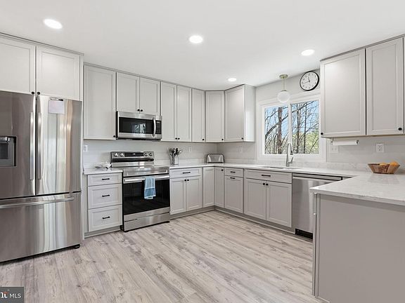 2nd image of 218 Midshipman Cir