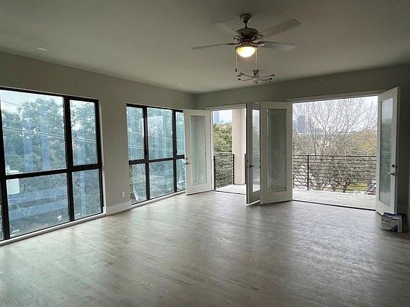 2nd image of 2727 Houston Ave #205