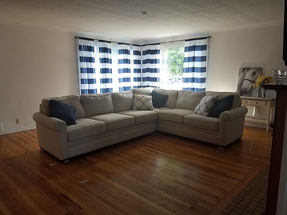 4th image of 505 Waldron Ct