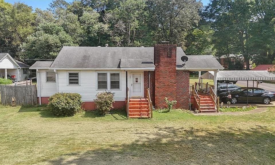 1st image of 2523 Maple Rd SE