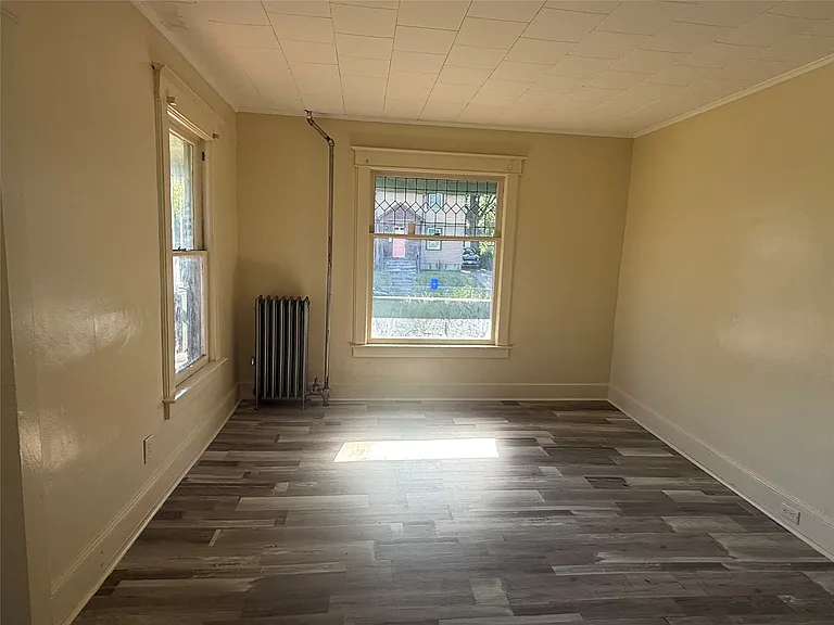 64 Louisa St #1 — Photo 8