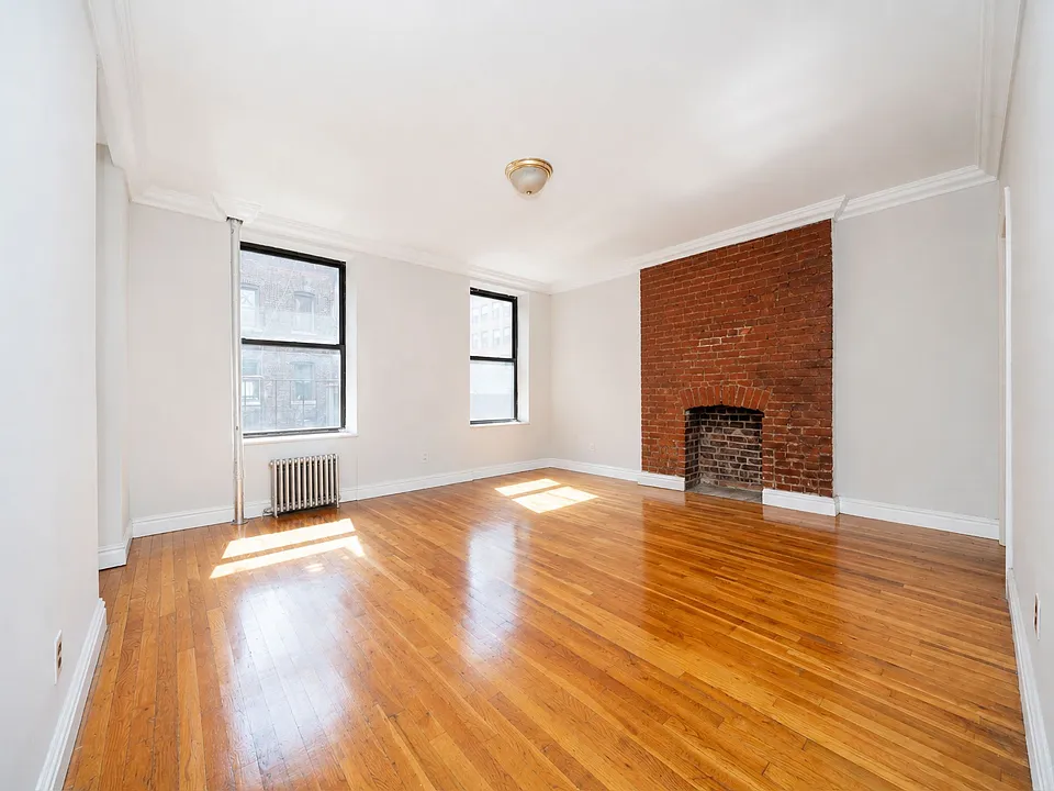 452 9th Ave #5