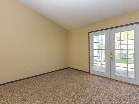 3rd image of 3212 N Pawnee Dr