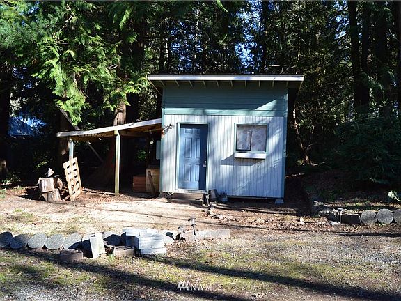 2nd image of 1076 Puget Dr E
