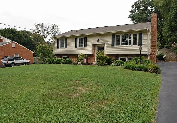 4th image of 3212 Hartley Cir