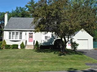 8 Swayze Dr, Latham, NY 12110