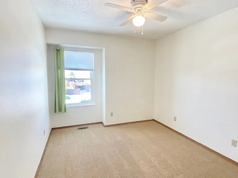 8065 Vectra Dr — Photo 35