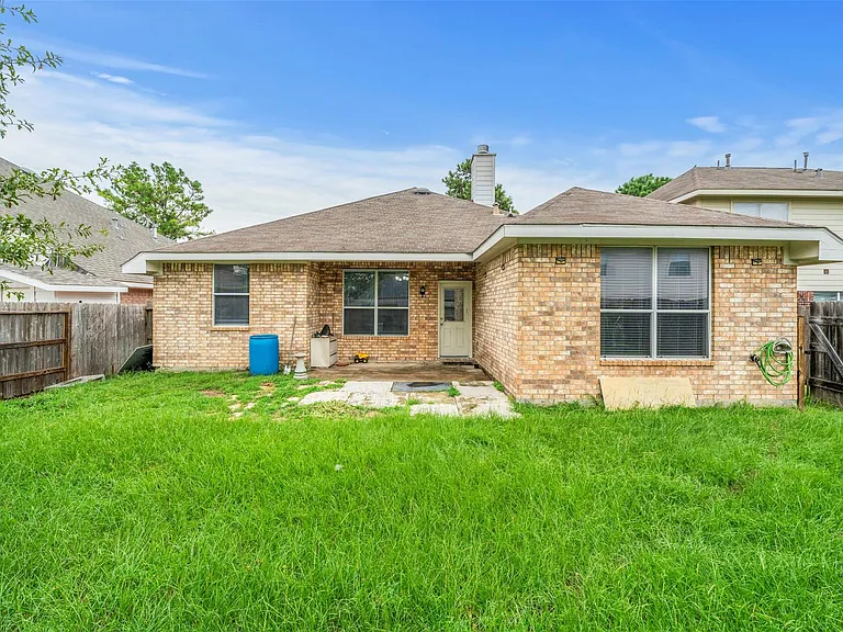 18235 Silver Timber Ct — Photo 29