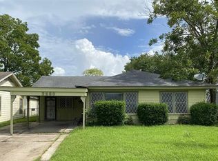 3280 Cartwright St, Beaumont, TX 77701