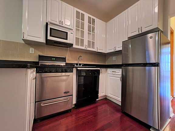 5th image of 49 8th Ave APT 1A