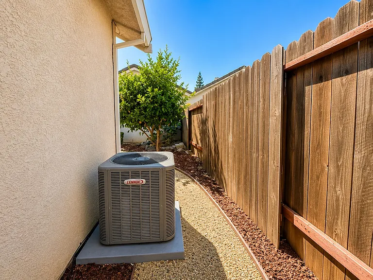 7406 Woodville Ln — Photo 25