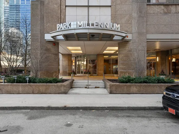 222 N Columbus Dr, Chicago, IL