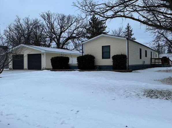606 1st St S, Karlstad, MN 56732