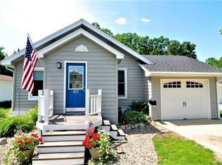 411 3rd Ave NE, Roseau, MN 56751